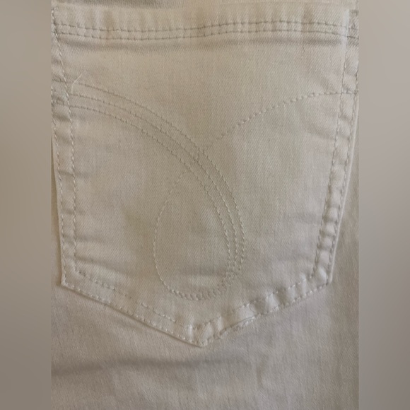 Monroe & Main White Straight Leg Jean - 18W NWOT - Picture 3 of 4